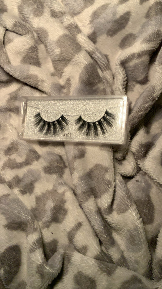 Soft glam lashes